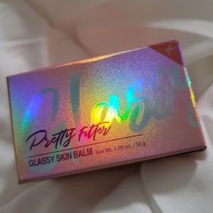Touch in Sol Glassy Pretty Fitter balm